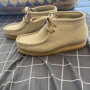 Clarks original Wallabee maple suede boots sz 6.5